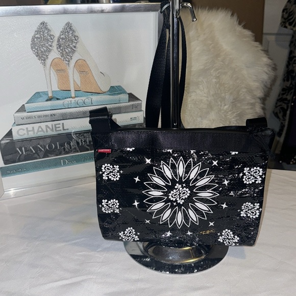 Supreme 2021 Bandanna Trap Side Bag EUC - Picture 3 of 11